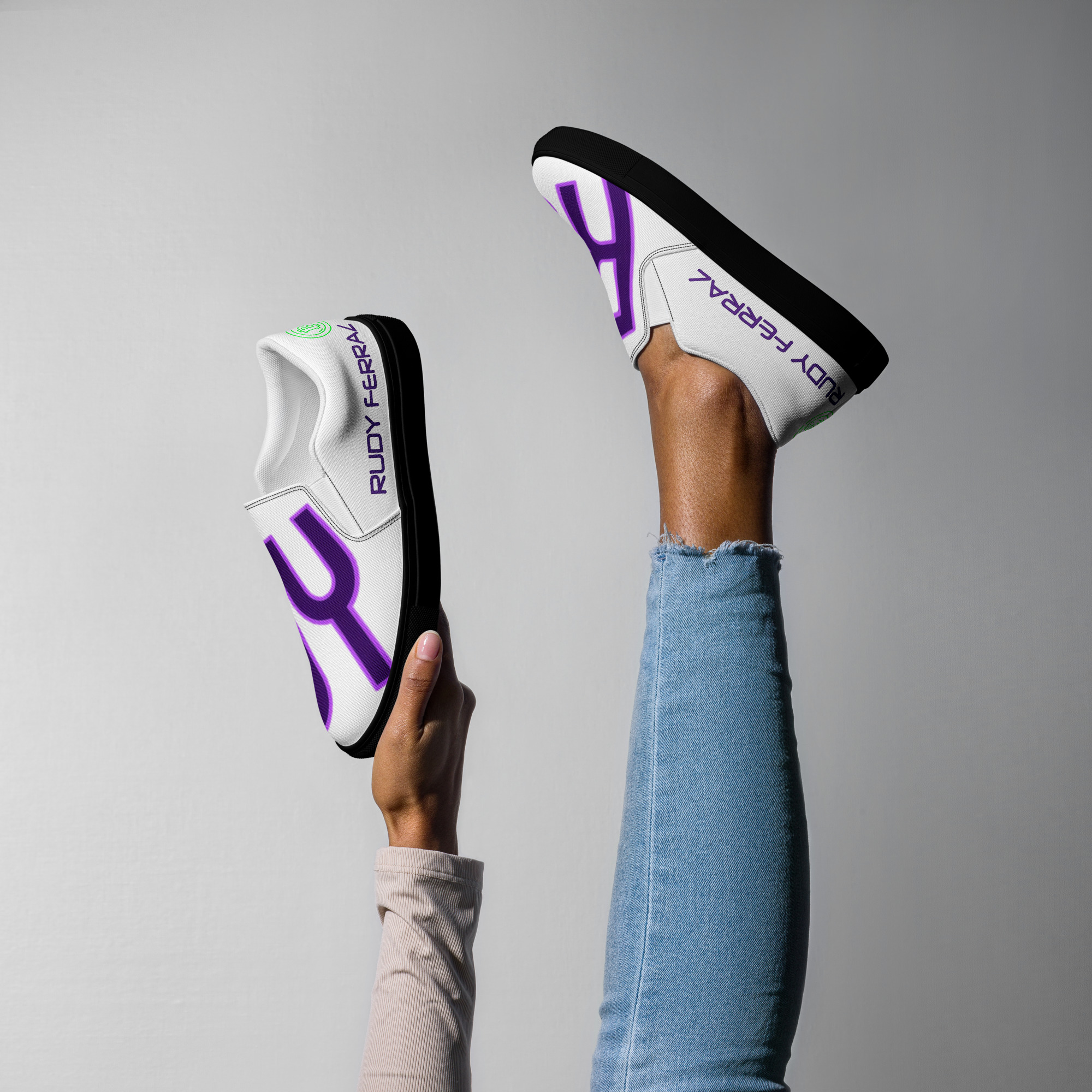 RudyFerraz - Women’s Slip-on-Black-Beach canvas shoes